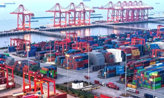 Two-Week Surge Sends Freight Rates Up 143%, Global Shipping on Alert