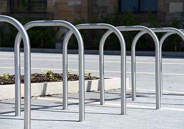 Chine Bolted Down And In-Ground Bike Rack fabricant