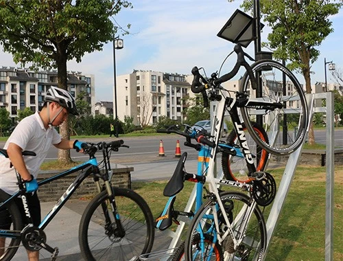 Chine Porte-vélos extérieur : le porte-vélos semi-vertical est chaud. fabricant
