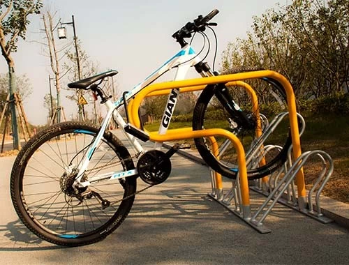 Κίνα UH Ποδήλατα ξεδιπλώνει 250 ποδήλατα στο Κλίβελαντ για την επίσημη έναρξη λειτουργίας κοινής χρήσης π κατασκευαστής