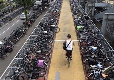 China Estacionamento coberto estacionamento de bicicletas racks de principal cidade Xishan fabricante