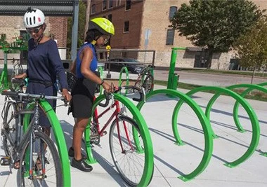 Chine racks uniques de conception de vélo peuvent encourager les gens à faire de la bicyclette fabricant
