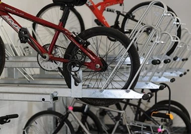 Κίνα Το Πακέτο με Σχάρες Ποδηλάτων Δύο Επιπέδων κατασκευαστής