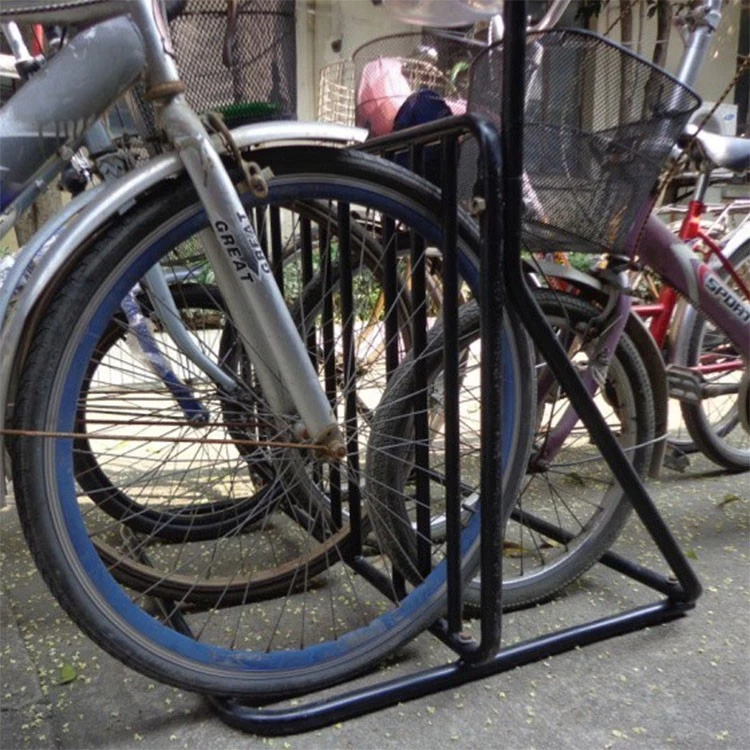 Portabiciclette da terra con bici affiancate