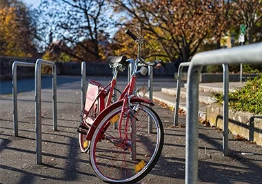 Cina Migliorare i paesaggi urbani: l'intersezione tra arte pubblica e rastrelliere per biciclette produttore