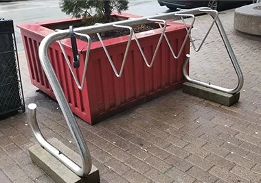 中国 不锈钢自行车架：增强城市空间的可持续性和安全性 制造商