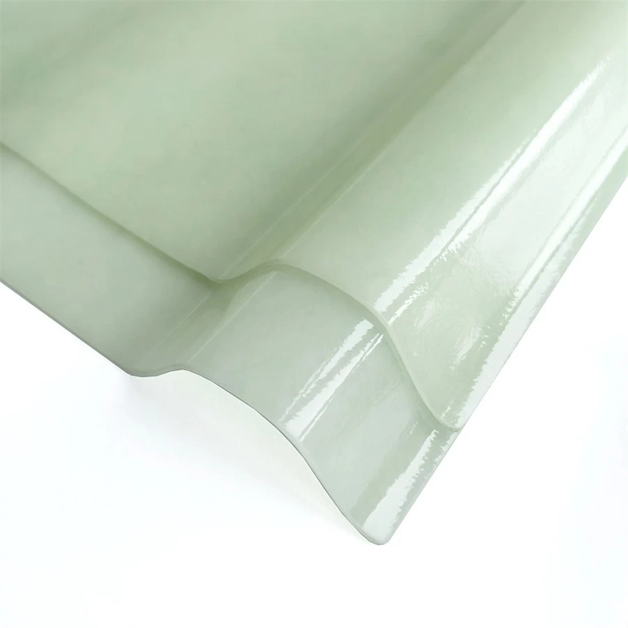 China China Factory Price Opaque and Skylight Transparent Corrugated Fibreglass Roof Sheeting manufacturer