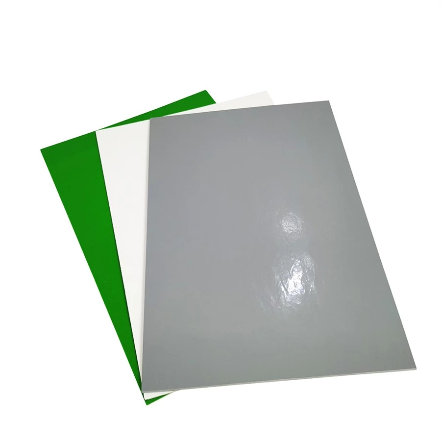 چین تخته پلاستیکی صاف 4x8 خاکستری سفید رنگی FRP با فیبر شیشه تقویت شده پلاستیکی برای دیوارهای دوش شرکت تولید کننده