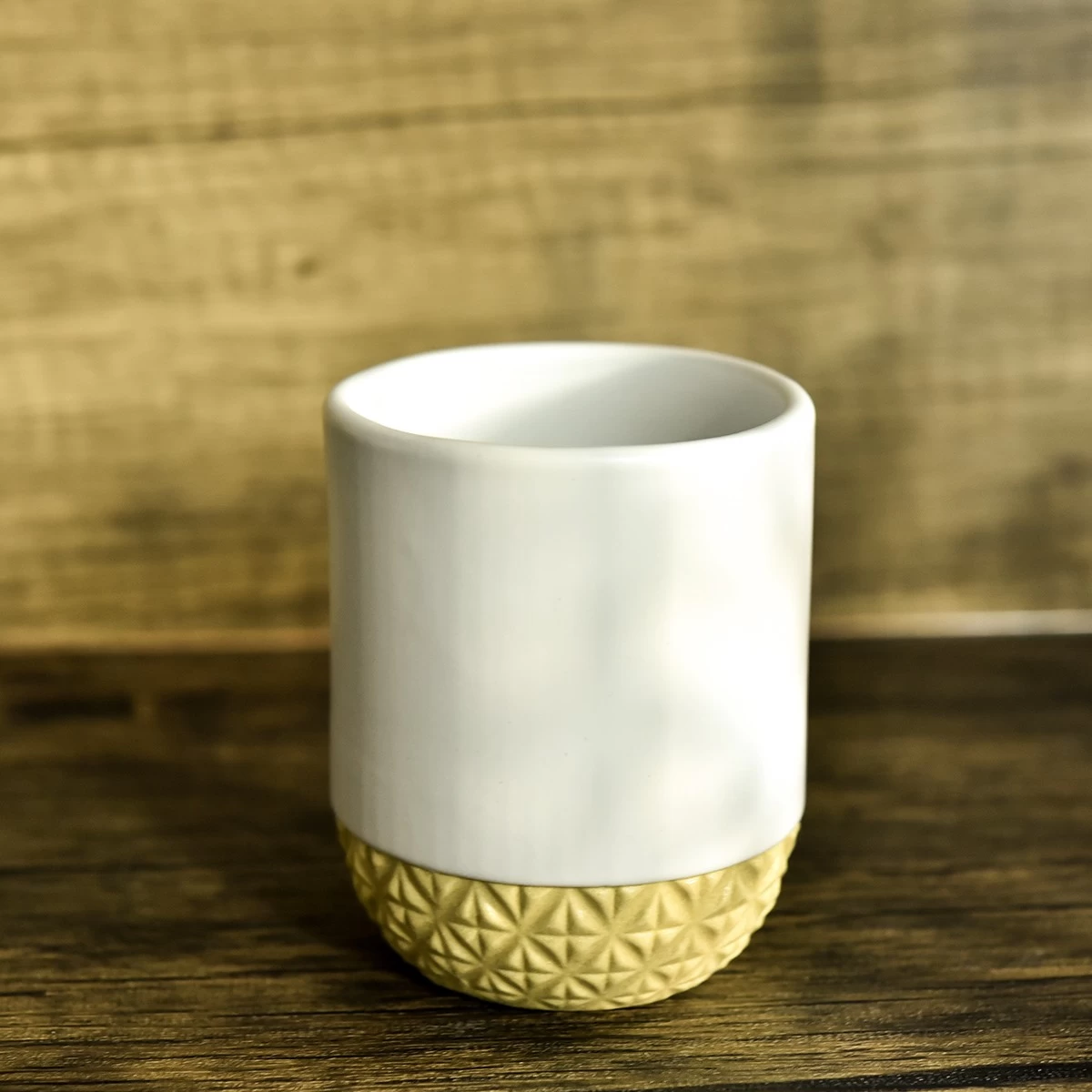 Custom empty luxury wholesale ceramic candle jar with colored bottom