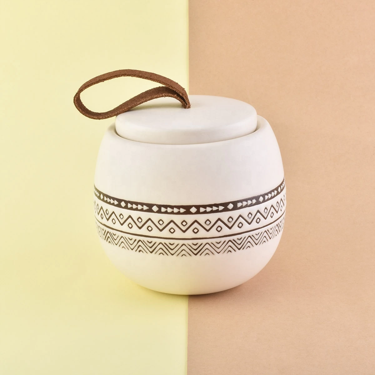 Unique design custom porcelain ceramic candle holder with round lid