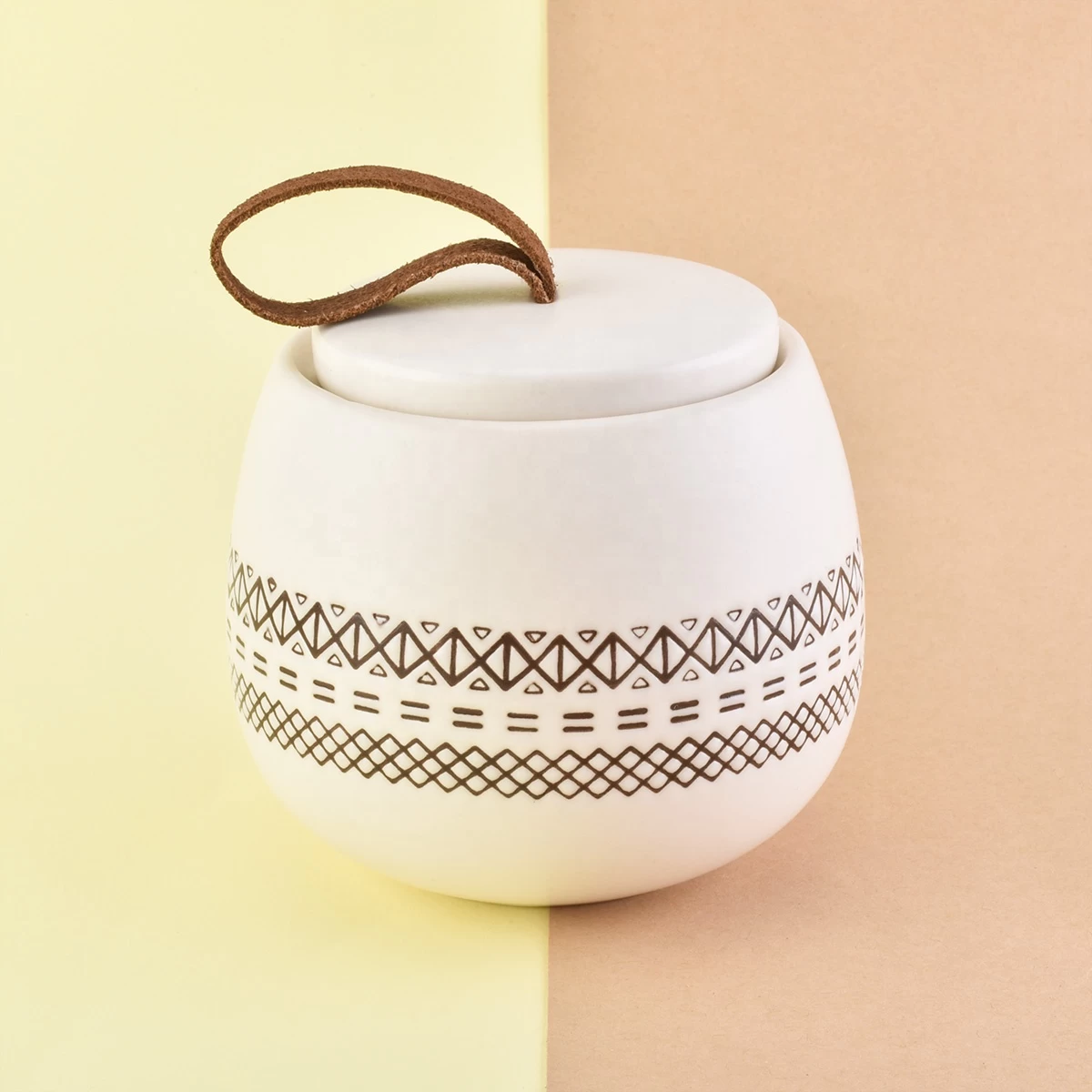Unique design custom porcelain ceramic candle holder with round lid