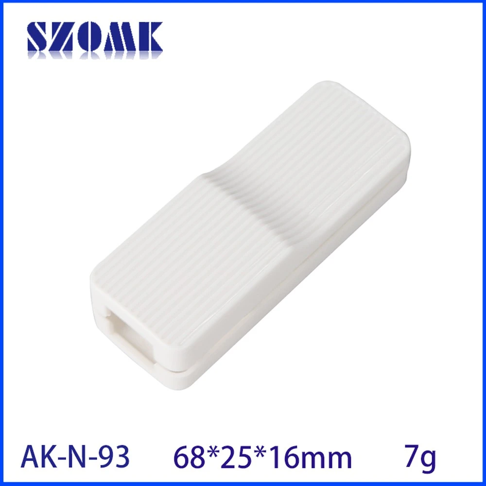 中国 68*25*16mm AK-N-93 USBからRG45ネットワークカードシェル有線ネットワークカード メーカー