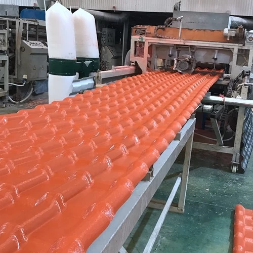 Chine fournisseur de plastique ignifuge composite de résine, fabricant de feuille de tuile de toit en PVC Chine fabricant