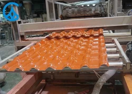 צור פתרונות קירוי PVC עמידים, קלים וחסכוניים