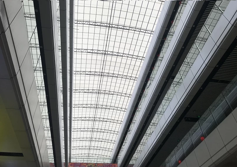 ZXC ridefinisce l'illuminazione naturale con soluzioni avanzate di copertura ondulata trasparente