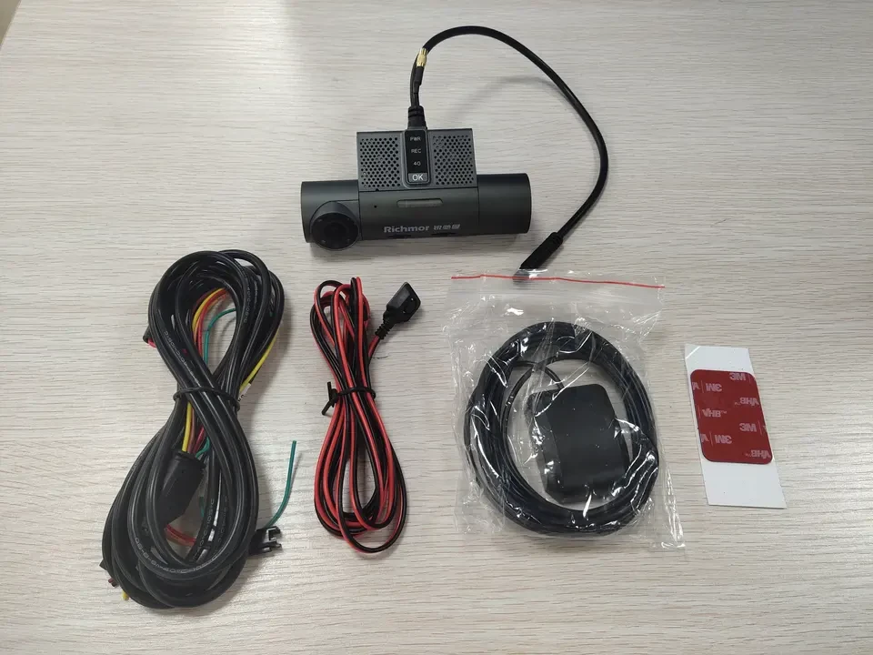 Richmor new arrival mini Dashcam support Flexible connection for 1ch/2ch/3ch, plug and play design support 4G GPS WIFI