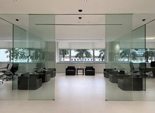 Why choose glass partition for office decoration