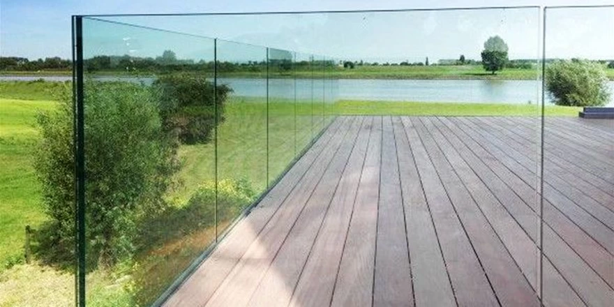 Glass Pond Protective Device Fence