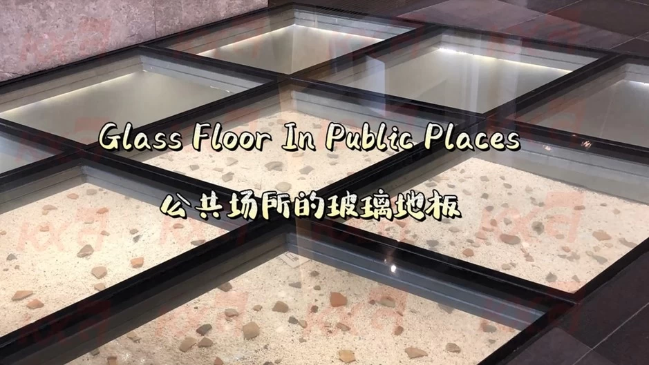 Piso de vidrio laminado aislado en lugares públicos