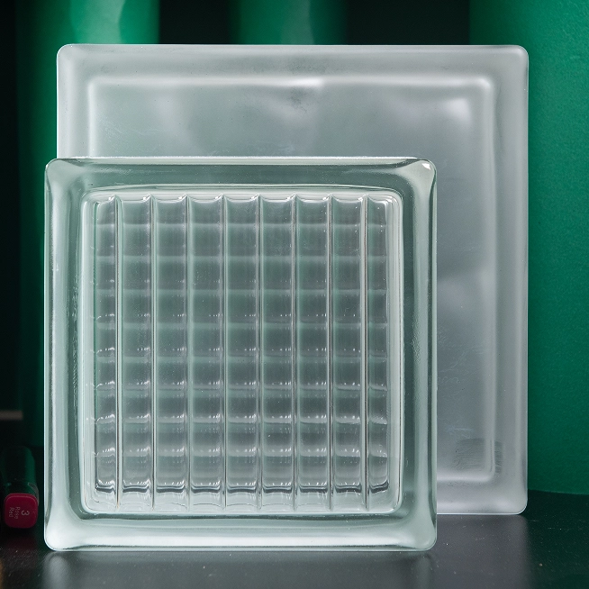 China Clear & Colored Glass Bricks | Solid & Hollow Glass Blocks manufacturer