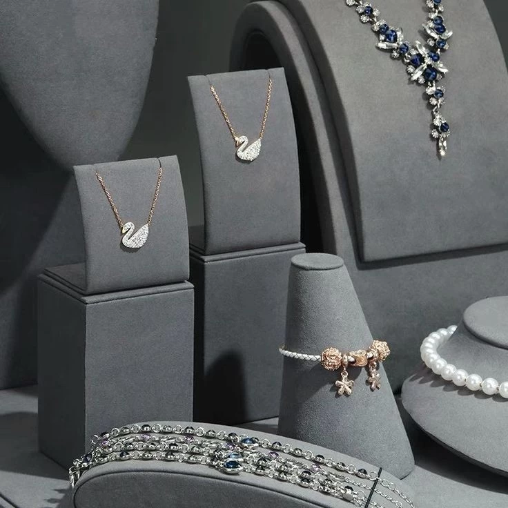 Yadao elegant jewelry display style gray microfiber display