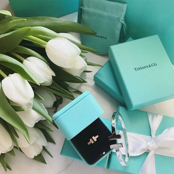 Colores exclusivos para el famoso paquete de marcas de joyas icónicas
