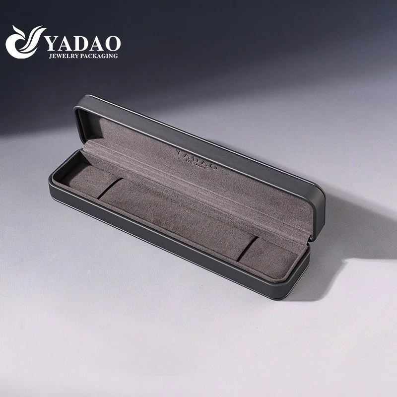 高品質のジュエリーボックスグレーPUレザープラスチックジュエリーパッケージ長いブレスレットボックス