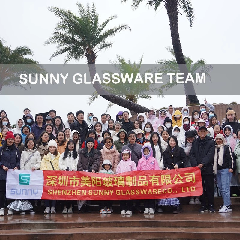 顧客は、Sunny Glassware が運送業者の半分であると述べました。