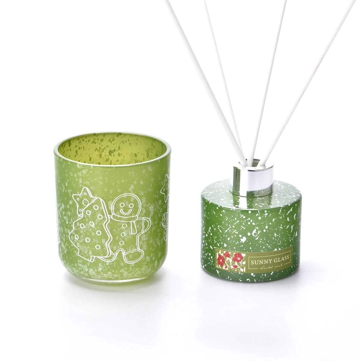 China Wholesale customized green christmas glass diffuser bottles for home gift manufacturer
