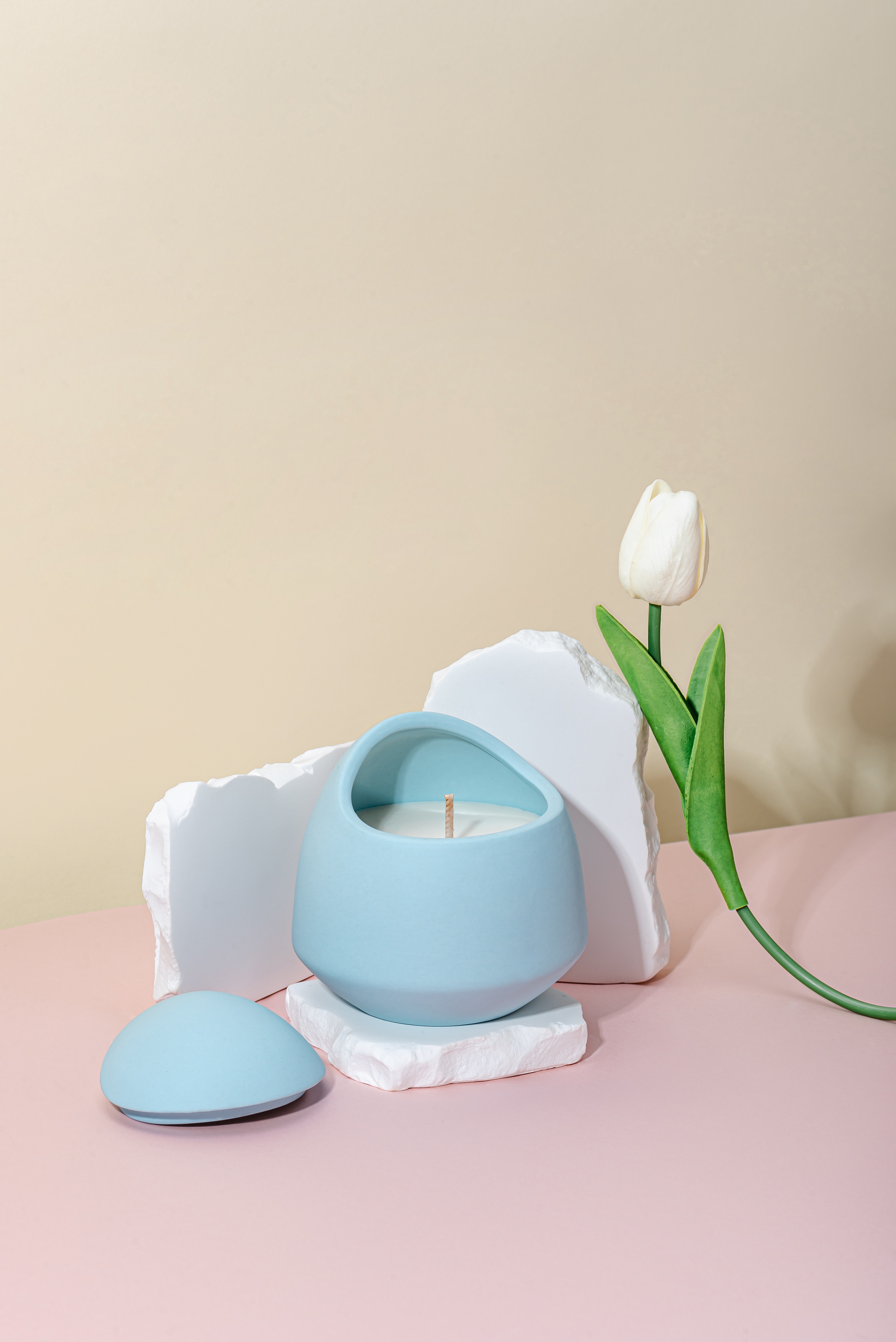 With porcelain as the pen, I inscribe a love letter to time for my mother.