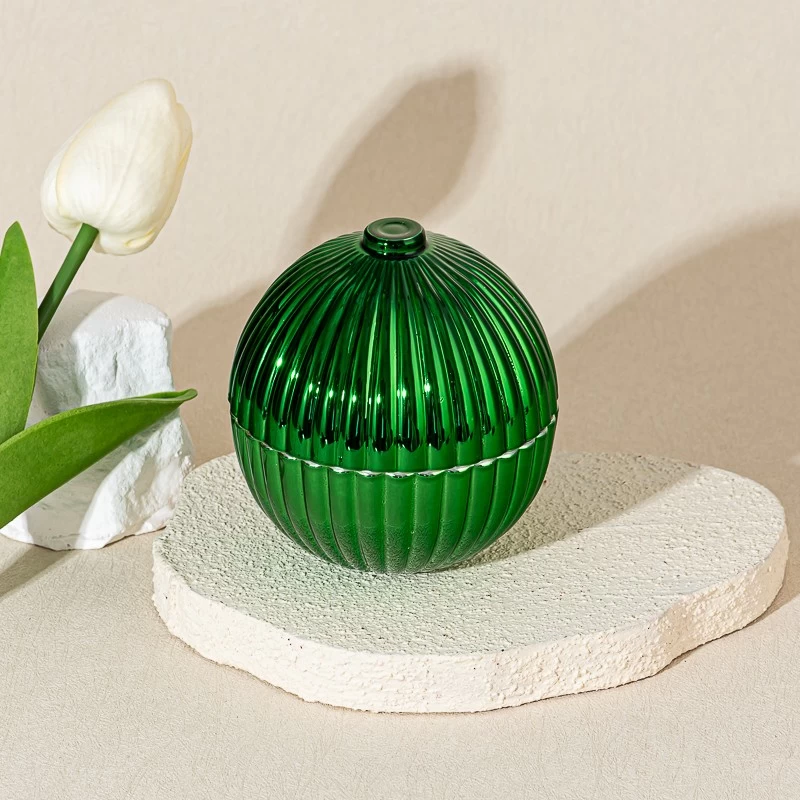 Wholesale Green Glass Candle Jars with Lids for Christmas Decoration Candle Making