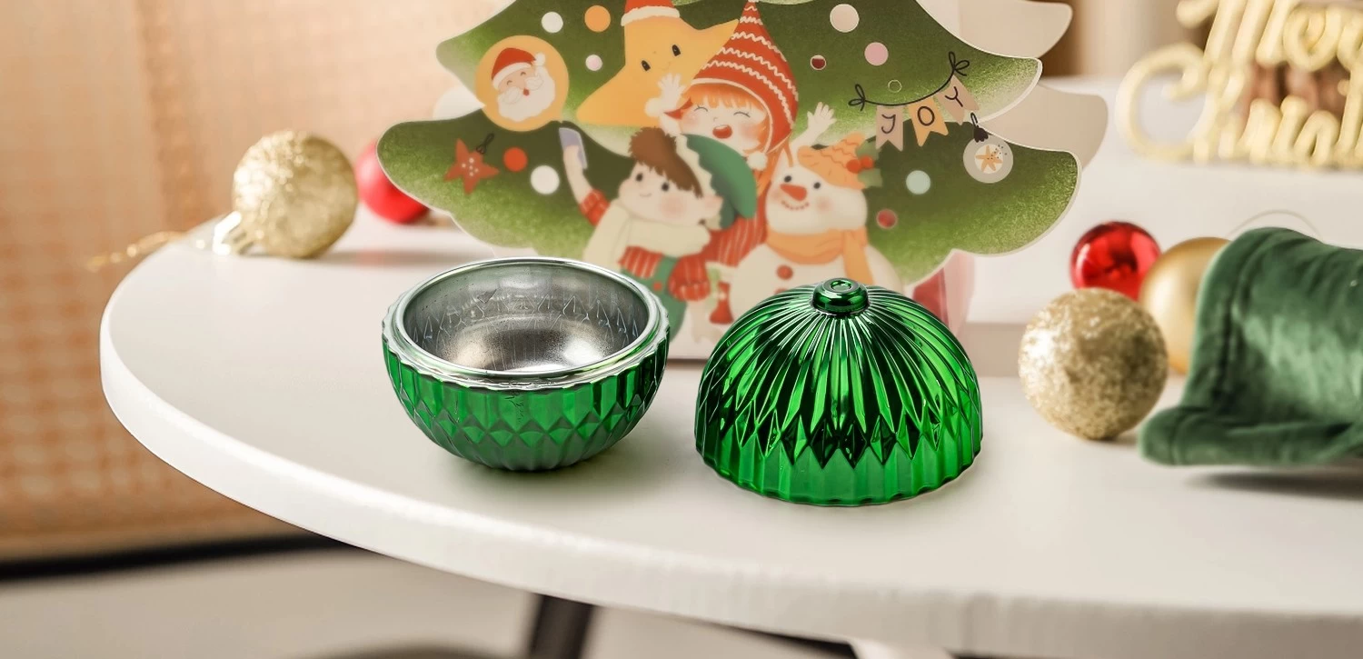 Wholesale Creative Christmas Bauble Glass Candle Jars with Lids