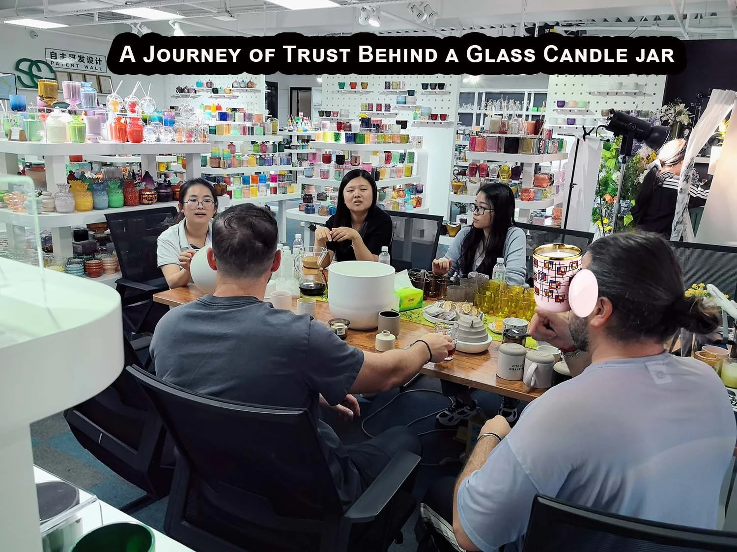 Fra en almindelig e-mail med forespørgsel til syv års dybt samarbejde: En rejse af tillid bag en stearinlyskrukke