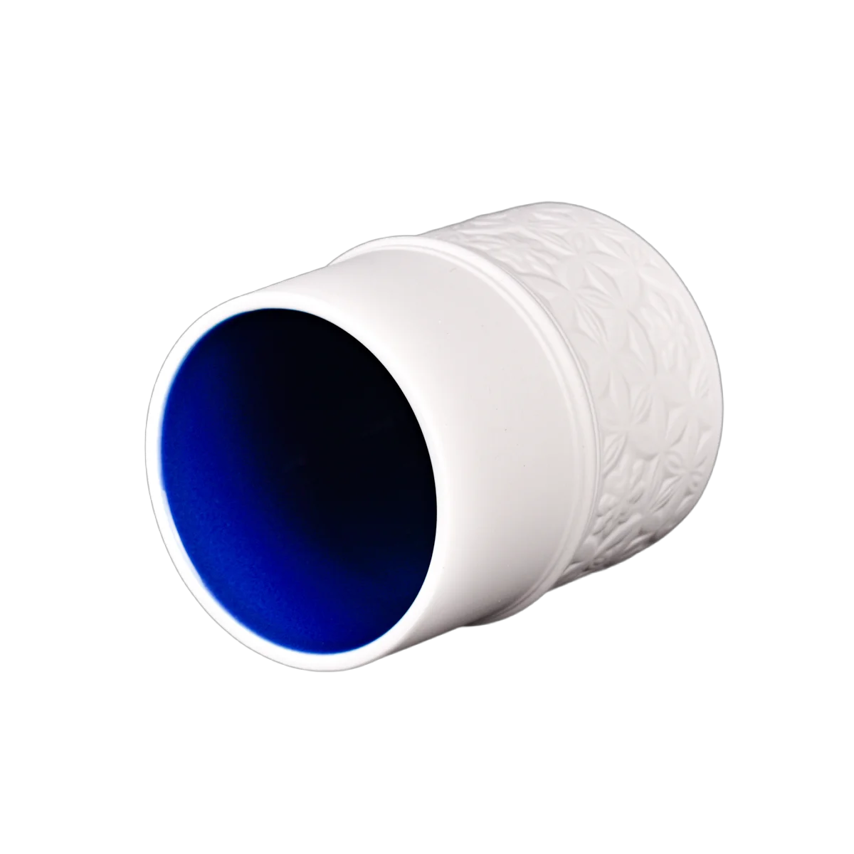 الصين حامل شموع سيراميك منقوش مخصص بسعر الجملة مع غطاء للديكور المنزلي الصانع