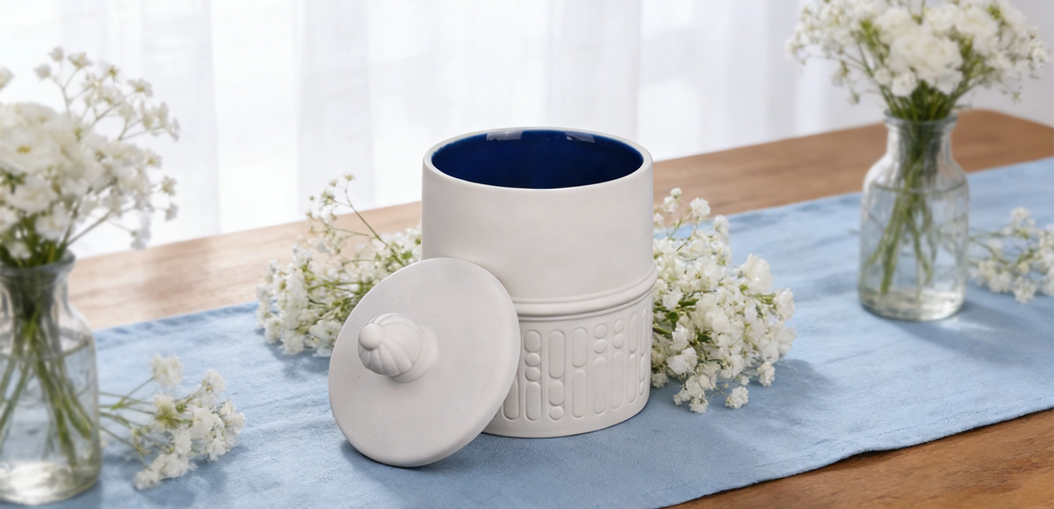 Wholesale plain white relief ceramic candle jars with lids for home storage containers