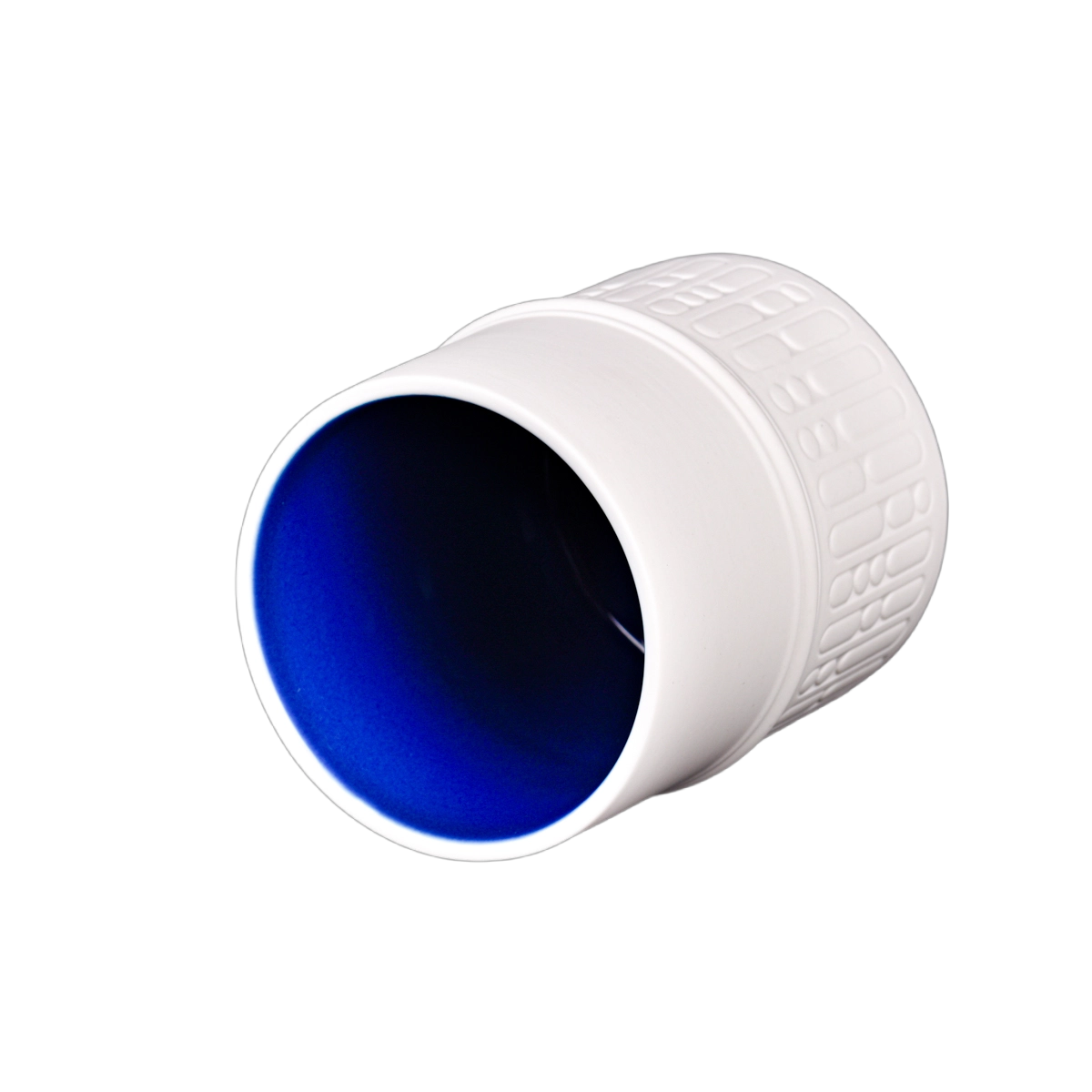 China Wholesale plain white relief ceramic candle jars with lids for home storage containers manufacturer