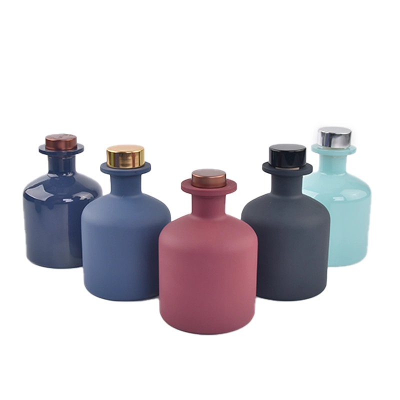 Custom Light Blue Cylindrical Glass Fragrance Bottle for Luxury Home Scents