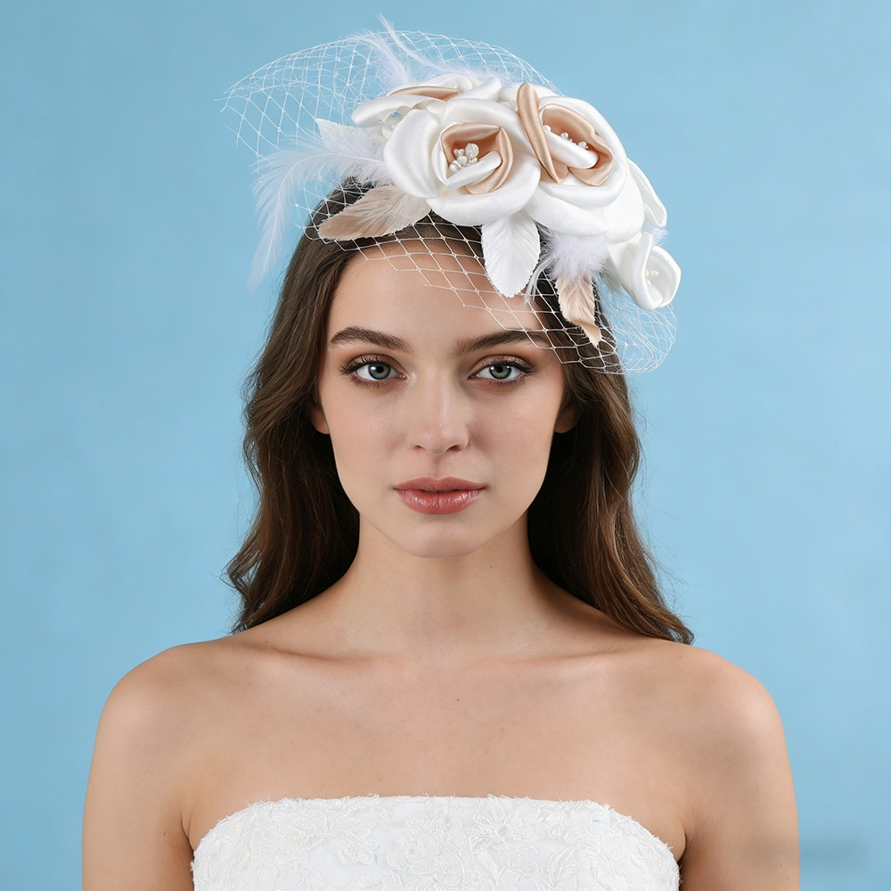 Véu de noiva curto e elegante CYG atacado com decoração delicada de rosa e pente de cabelo de plástico