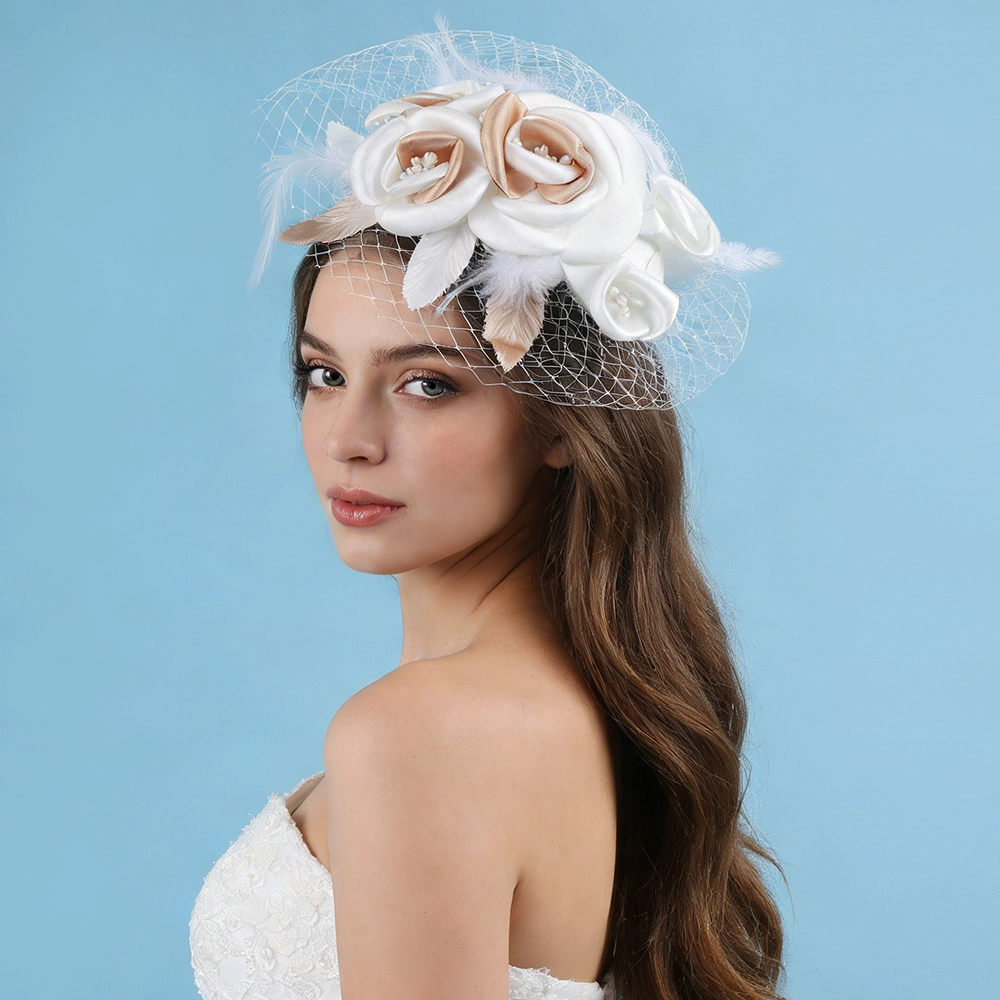 Véu de noiva curto e elegante CYG atacado com decoração delicada de rosa e pente de cabelo de plástico