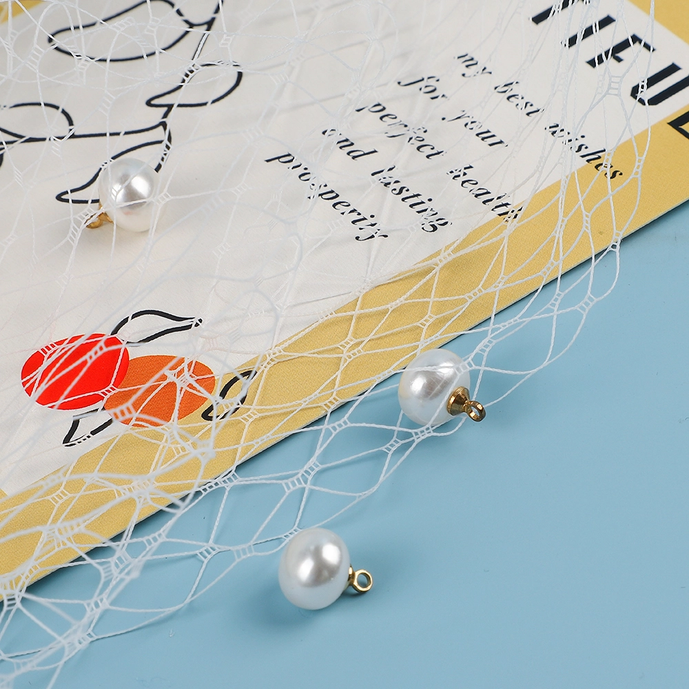 Véu de noiva curto e elegante CYG atacado com decoração delicada de rosa e pente de cabelo de plástico