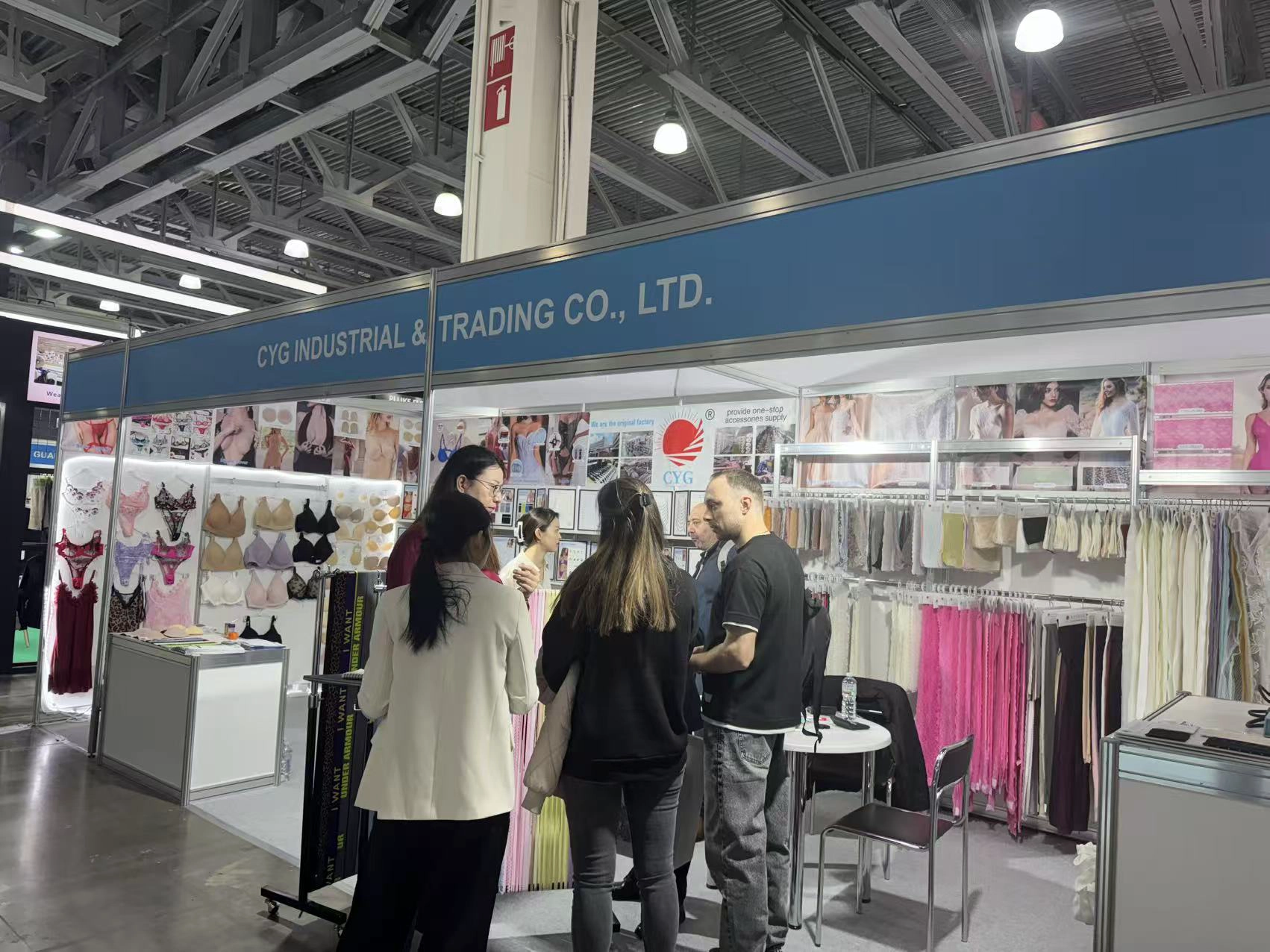 Chenyangguang Garment Accessories Co., Ltd. debijas izstādē Russia Melbourne Global Sourcing Expo