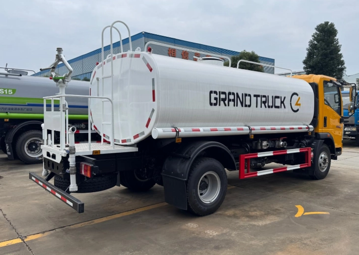 Competitive price water tanker truck supplier