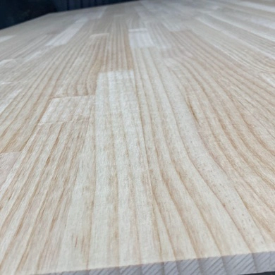 AB Grade Radiata Pine Solid Wood Plank Kiln Dried Timber for Furniture