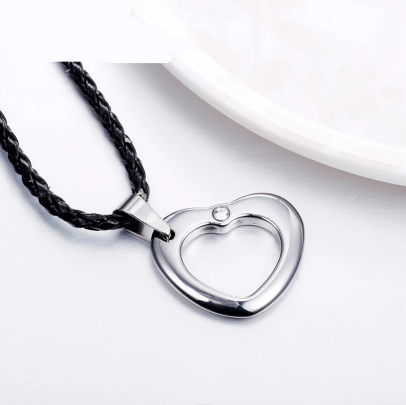 Incroyable Collier de pendentif en carbure de tungstène en forme de coeur ouvert en forme de tungstène avec bijoux de coeur en pierre CZ Chine fournisseur