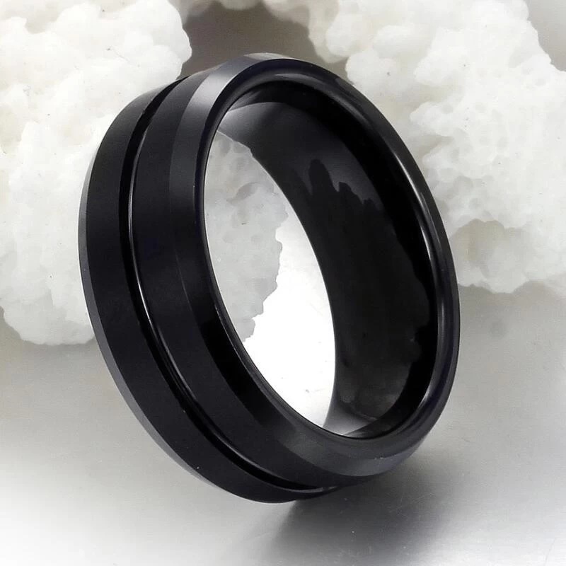 Commercio all\'ingrosso 8mm a cupola opaco rifinito due tono anello di carburo di tungsteno oro e anello di carburo di tungsteno blu