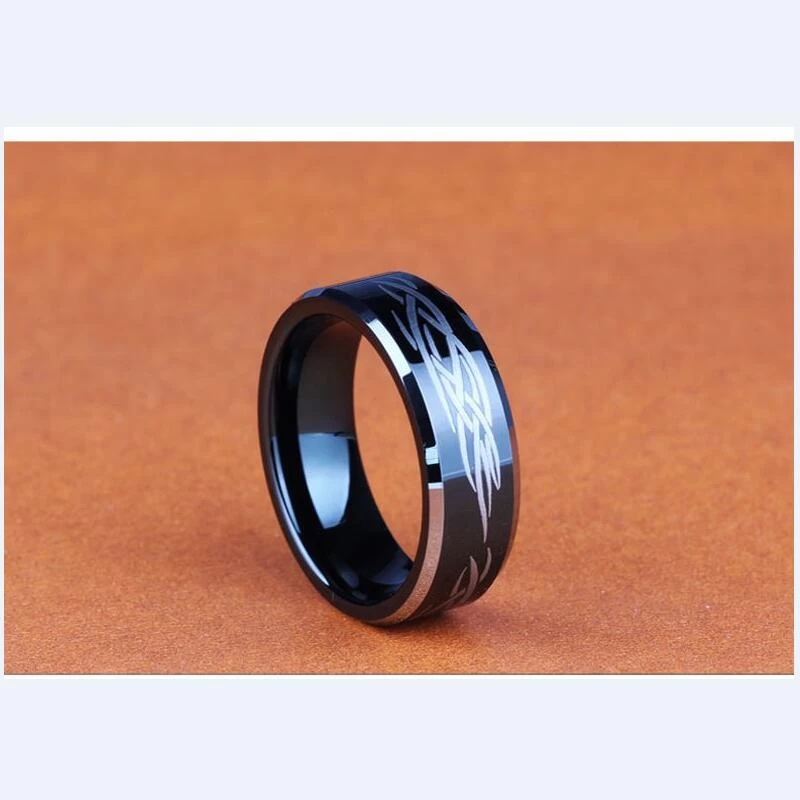 Vente en gros de 8mm Domé Matte fini Deux tonalité de tungstène Bague en carbure de tungstène en or et bleu de carbure de tungstène bleu
