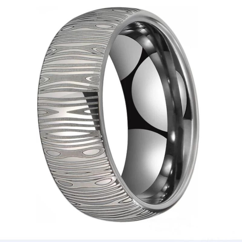 Anello di carburo di tungsteno del tungsteno del tungsteno degli uomini con l\'incisione del modello Damasco finito