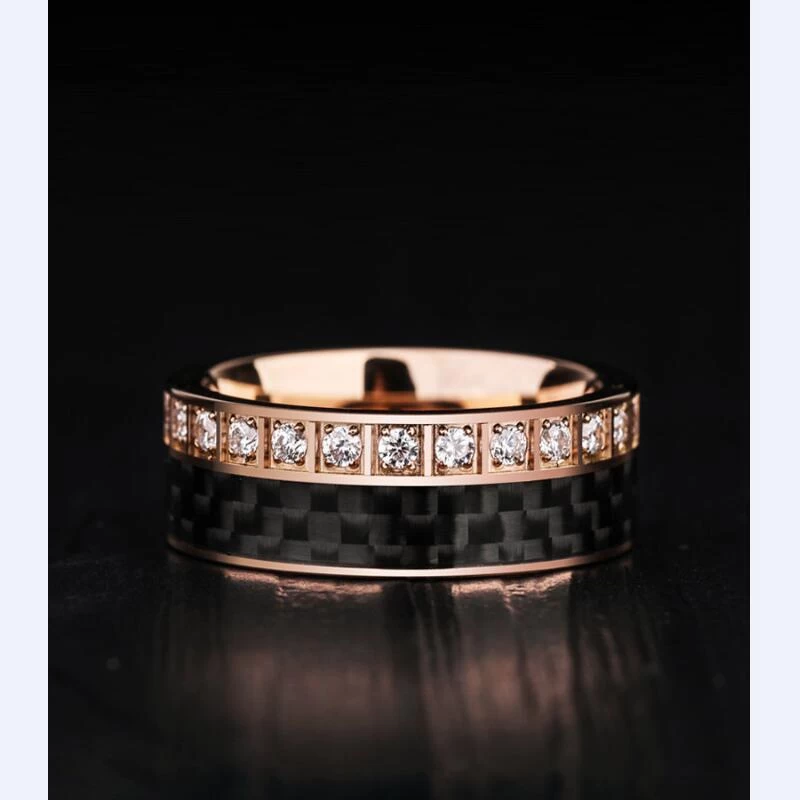 Neueste Stil Herren Wolfram Ehering Rose Gold Wolframkarbidring mit einem Kreis von schwarzem Kohlefaser und weißen CZ-Steinen auf einer Seite