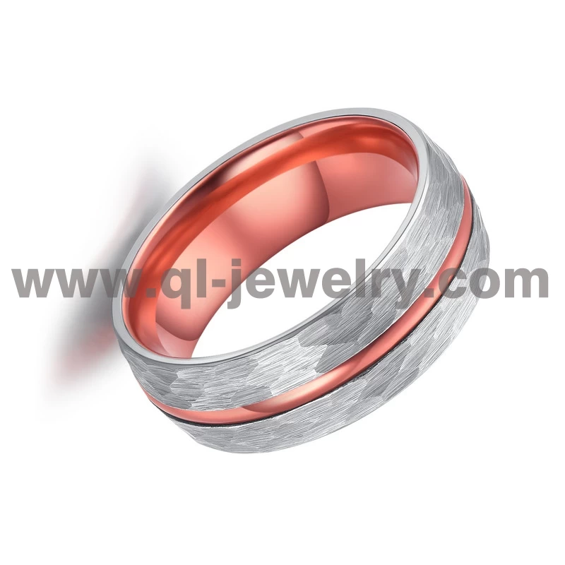 Chine Bandes de mariage étonnantes pour hommes de 8 mm Bague en carbure de tungstène martelé avec bande rouge et bande intérieure en aluminium rouge Fabricants
