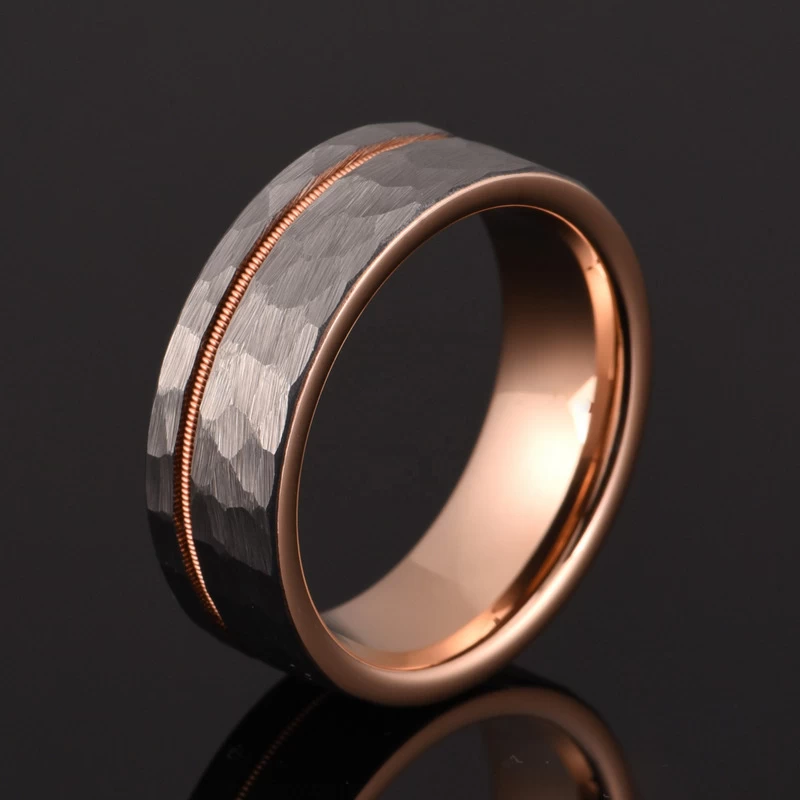 Bague en carbure de tungstène rose brillant et martelé de 8mm brillant et martelé avec guitare guitare inlay fabricant de Chine